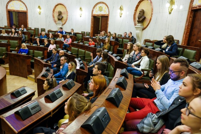Studenci z Bankowej w gmachu Sejmu Śląskiego