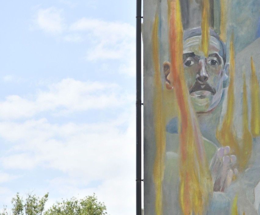 Zakończyły się prace nad kolejnym muralem z dziełem Jacka Malczewskiego "Pytia". (Zdjęcia)