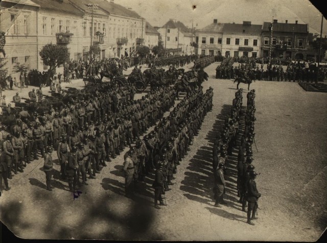 Druga połowa lat 30-tych. 31. Pułk Piechoty na Rynku