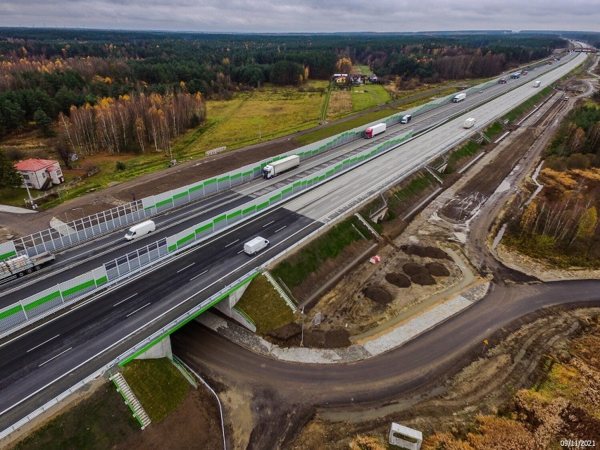 Od 2 grudnia kierowcy mogą już korzystać z trzech pasów...