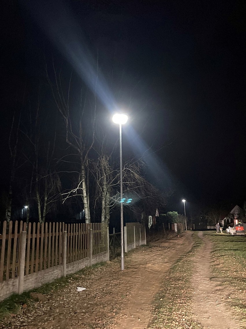 Przy ulicy Platanowej w Ińsku nastała jasność. W sumie na osiedlu jest już 30 lamp