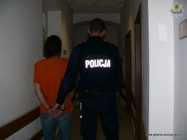 Gdynia - policja zatrzymała złodzieja łańcuszków