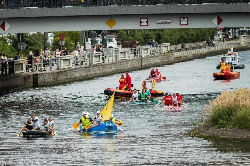 Kayakmania 2021 w Bydgoszczy. W weekend kajakarze mocno zamieszali bydgoską Brdą [zdjęcia]