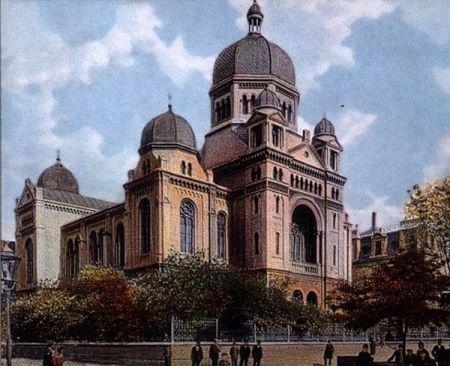 Tak wyglądała Wielka Synagoga w latach swojej świetności.