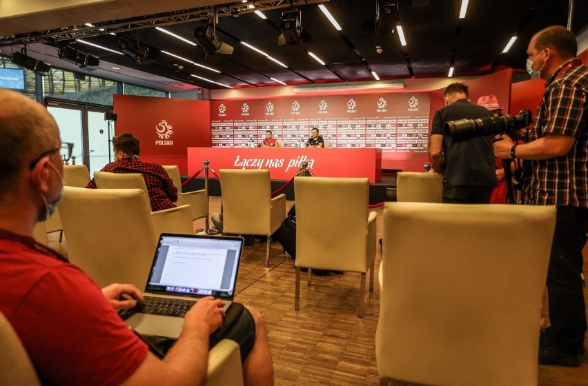 Przemysław Frankowski na konferencji prasowej na stadionie...