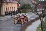 Pożar w Miedzichowie. Strażacy gasili ogień sikawką konną! [ZDJĘCIA]