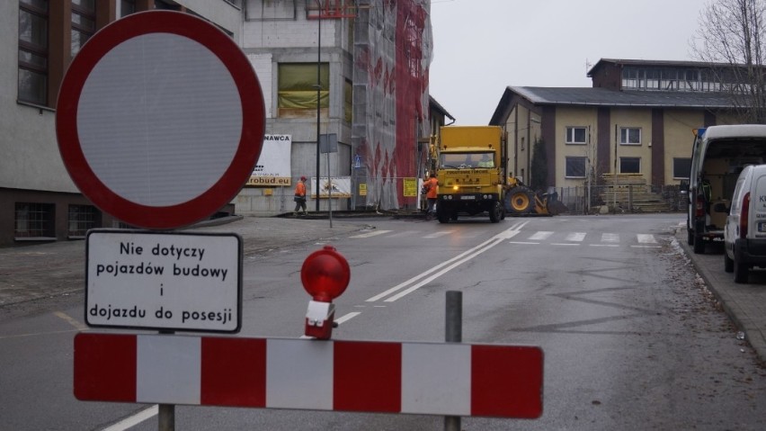 Ulica Zabrska w Gliwicach w remoncie. Są drogowe utrudnienia i autobusowe zmiany