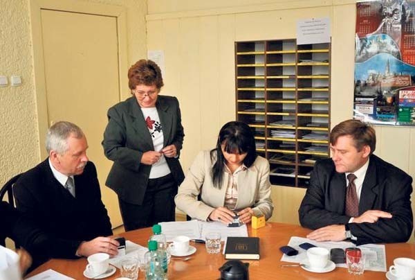 Przedstawiciele 30 gmin z powiatu podpisali w Urzędzie Miasta umowę o przystąpieniu do projektu