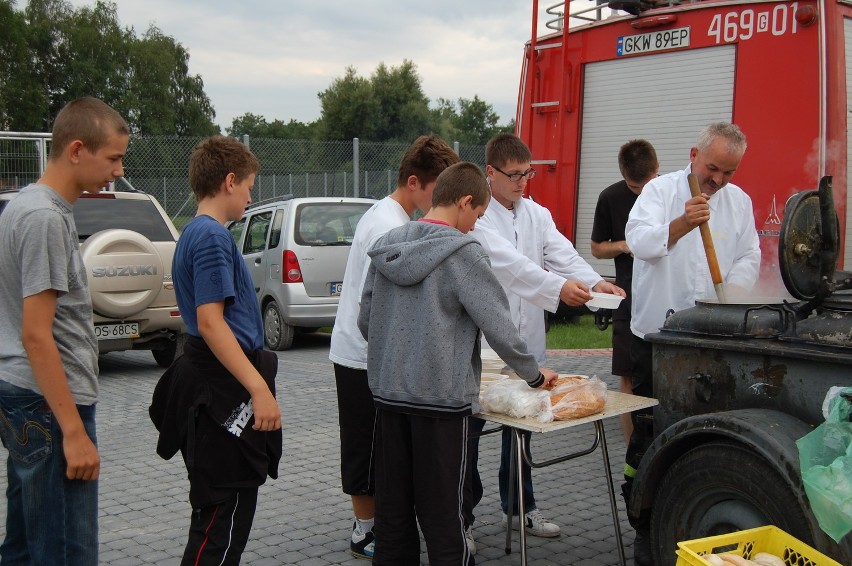 GROCHOBIESIADA W GARDEI. Piątkowe święto grochu nad jeziorem Kamień [FOTO]