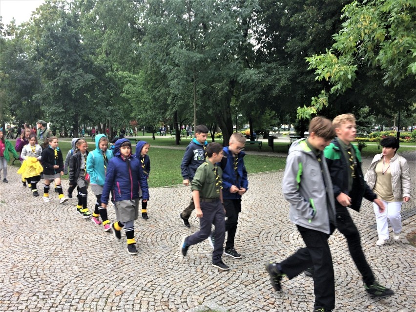 Trwają obchody 100 - lecia suwalskiego harcerstwa. Zabawa potrwa do wieczora [ZDJĘCIA]