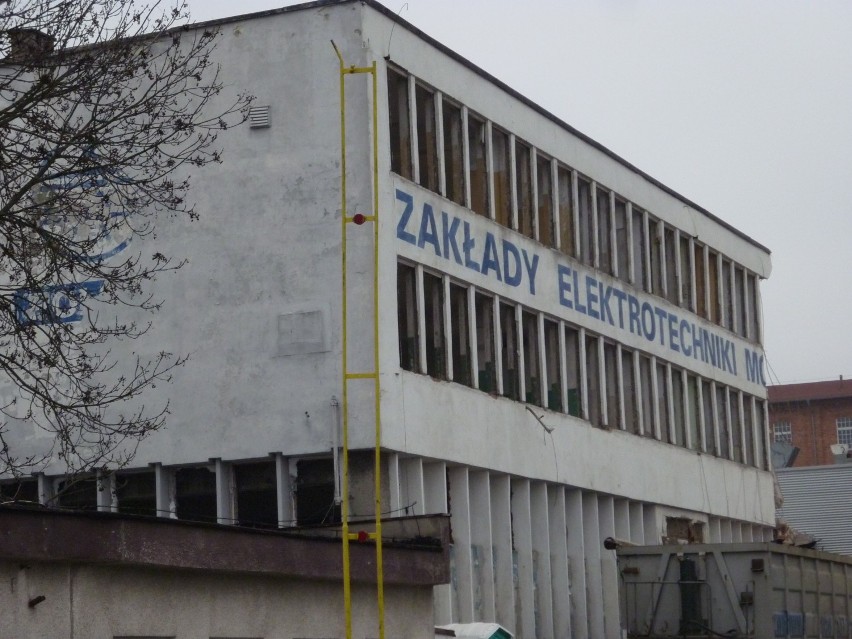 Centrum Handlowe Liwa w Kwidzynie. Trwają prace wyburzeniowe budynku ZEM [ZDJĘCIA]