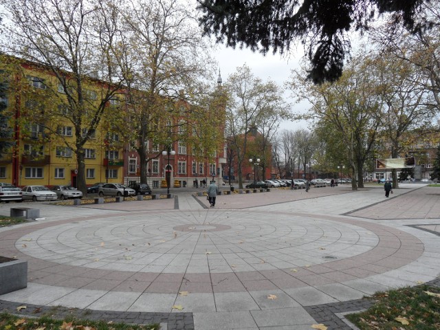 Rynek przed Urzędem Miasta w Siemianowicach.