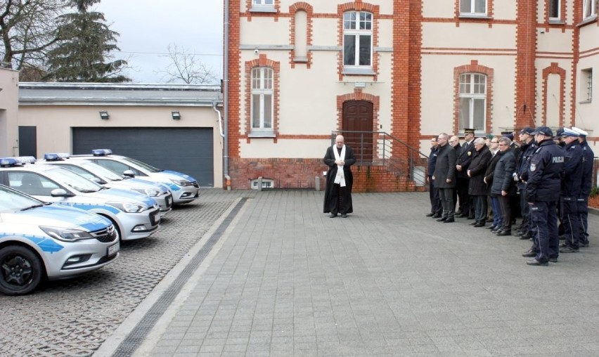 Cztery nowe radiowozy otrzymali policjanci z Chełmna