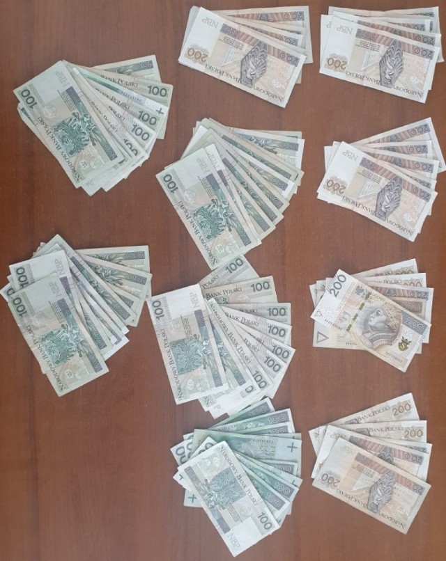 Funkcjonariuszom ze Świecia udało się odzyskać część skradzionych w Osiu pieniędzy