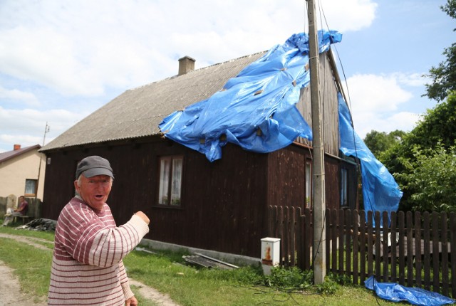 Nawałnica w powiecie piotrkowskim. Zerwane dachy, powalone drzewa