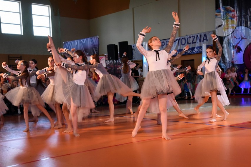 W festiwalu wzięło udział 1,6 tys. tancerzy z Polski i...