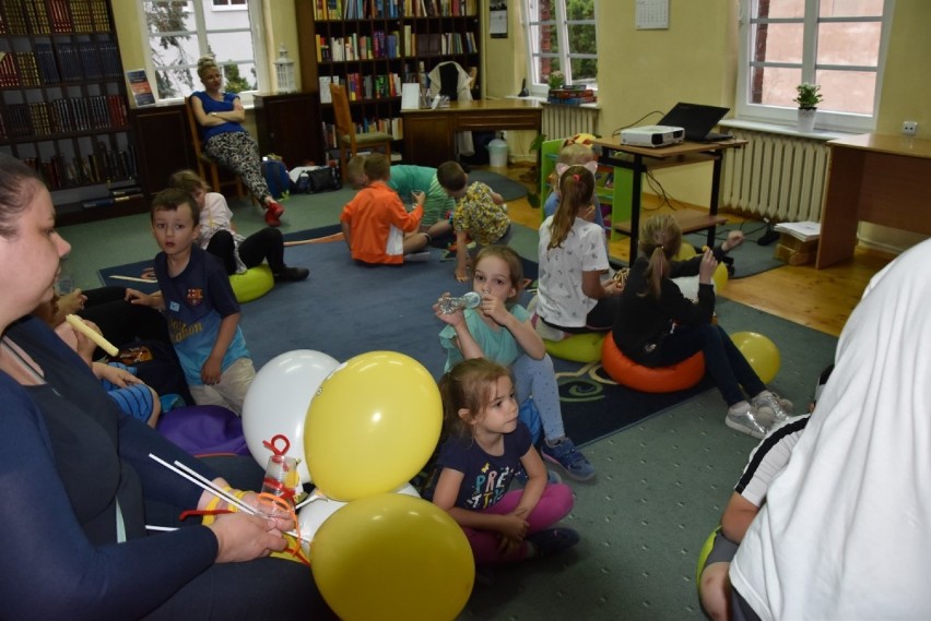 Noc Bibliotek w tczewskiej książnicy - jeszcze więcej ZDJĘĆ