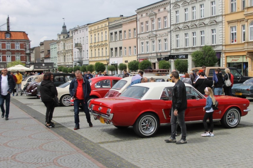 Międzynarodowy Rajd Pojazdów Zabytkowych przejechał przez Krotoszyn [ZDJĘCIA]      