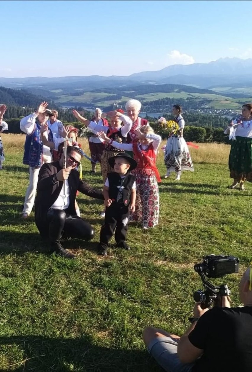 Kordian zaśpiewał „Niebo na ziemi” dla seniorów z Podhala, aby wspomóc Pieniński Dom Dziennego Pobytu