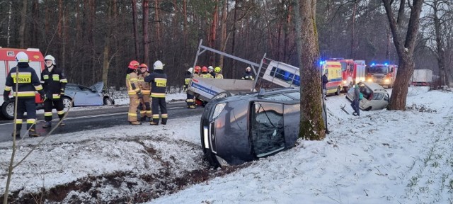 Mimo wielu uczestników kolizji, poszkodowana została tylko jedna osoba