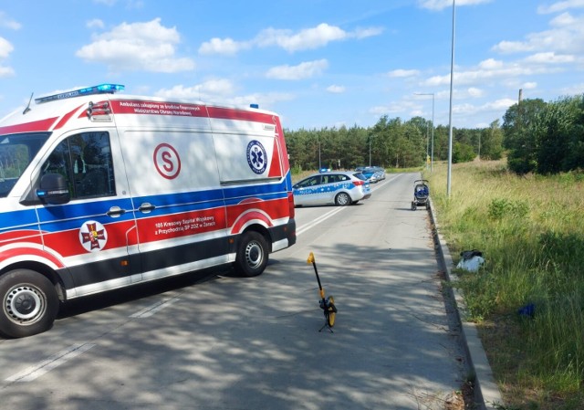 2,5-letni chłopiec zginał po tym, jak został potrącony przez osobowe renault. W tym czasie dziecko znajdowało się pod opieką pijanej babci.