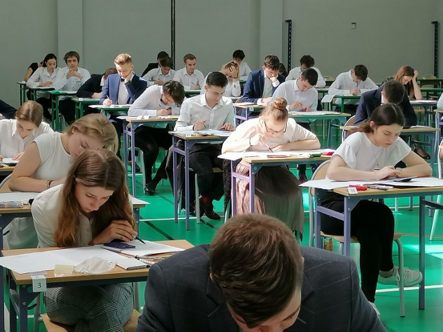 Egzamin rozszerzony z matematyki w II LO w Wieluniu napisało 47 maturzystów