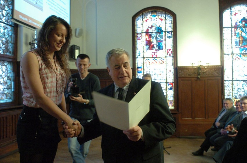 Nagrody w Słupsku: Stypendia sportowe Prezydenta Miasta Słupska rozdane [ZDJĘCIA+FILM]