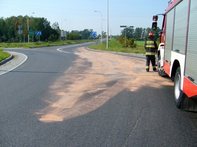 Plama oleju na Obwodnicy Północnej