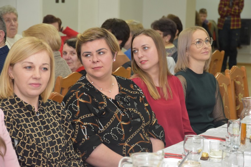 Dzień Kobiet w Trzcinicy. Był toast, gromkie "Sto lat" i najlepsze życzenia! 