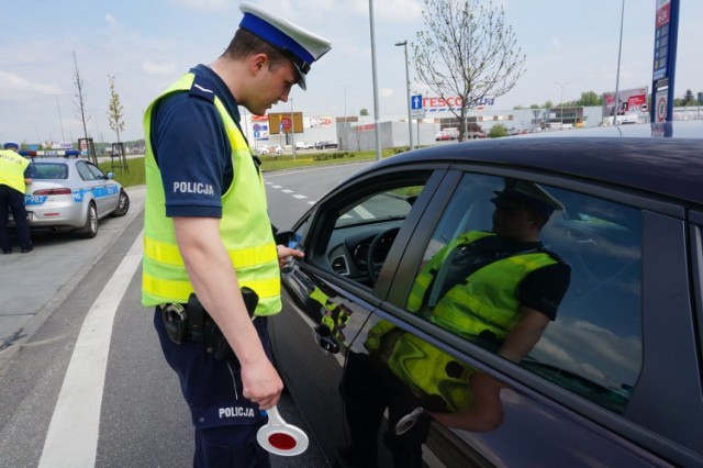 Akcja Trzeźwość stale ujawnia kolejnych kierowców, którzy siadają za kierownicę po wypicu alkoholu