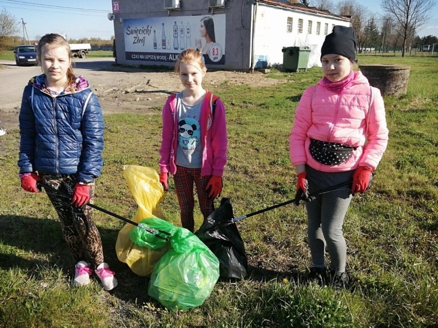  Grupy porządkujące tereny publiczne tworzą uczniowie szkół podstawowych w Rzgowie i Kalinie, ale także osoby indywidualne 
