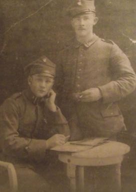 Powstańcy, z prawej Franciszek Ekstedt – 15 sierpnia 1919
