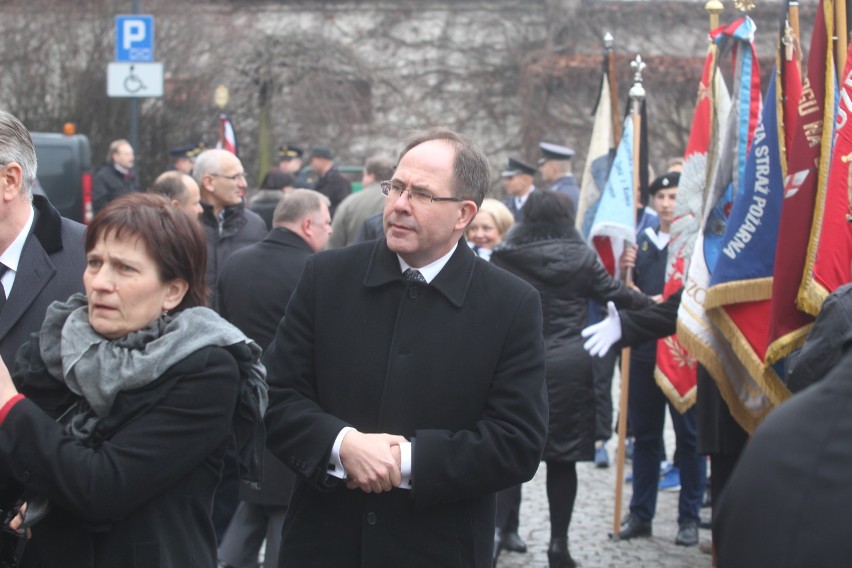 Pogrzeb Tomasza Tomczykiewicza. W Pszczynie żegnają posła m.in. Ewa Kopacz i Donald Tusk [ZDJĘCIA]