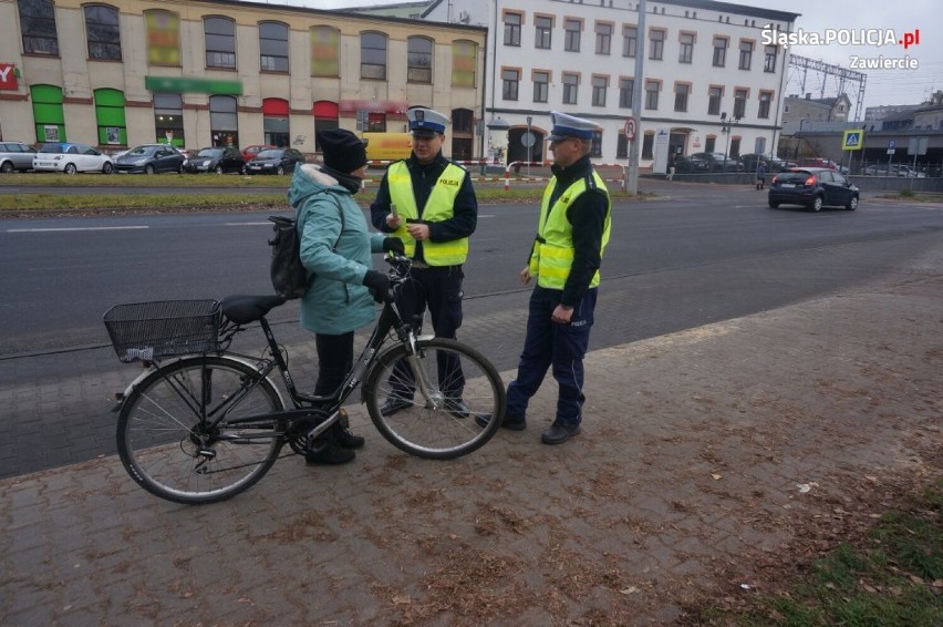 Policjanci z Zawiercia przypominali o podstawowych zasadach...