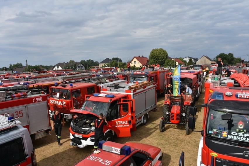 Międzynarodowy zlot pojazdów pożarniczych z udziałem OSP z regionu[FOTO]