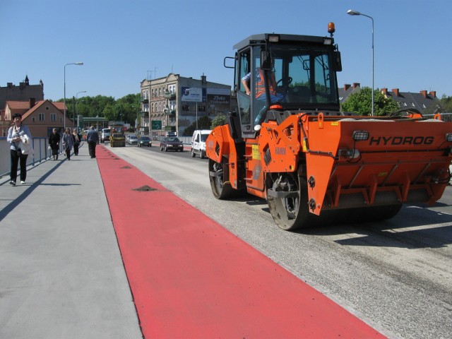 Ruch przez centrum miasta jest bardzo utrudniony poprzez roboty drogowe ma moście