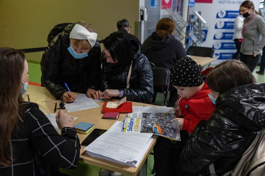 Kraków. Punkt rejestracyjny w Tauron Arenie przez pierwszy miesiąc obsłużył ponad 18 tys ukraińców