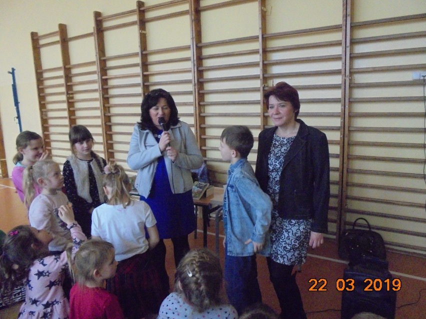 Spotkania z Elżbietą Stępień w szkołach w gminie Radomsko [ZDJĘCIA]