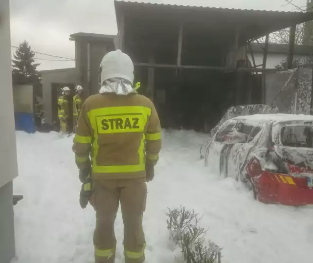 W wyniku pożaru samochodu na ul. Leśnej w Świeciu ranna została jedna osoba