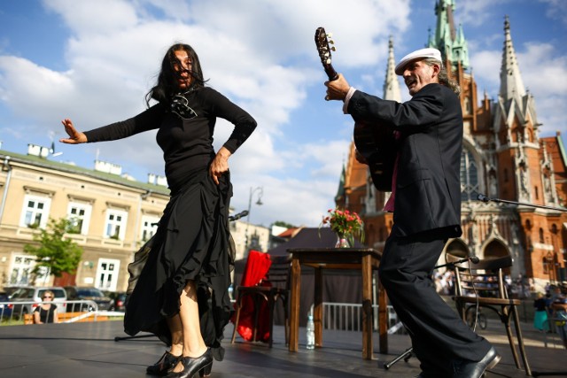 Festiwal Teatrów Ulicznych w Krakowie. Rynek Podgórski opanowały rytmy flamenco