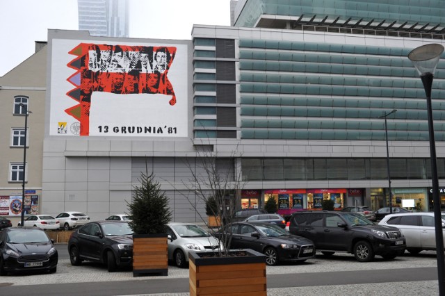 Mural 13 grudnia 1981, Warszawa. Nowe malowidło upamiętnia stan wojenny