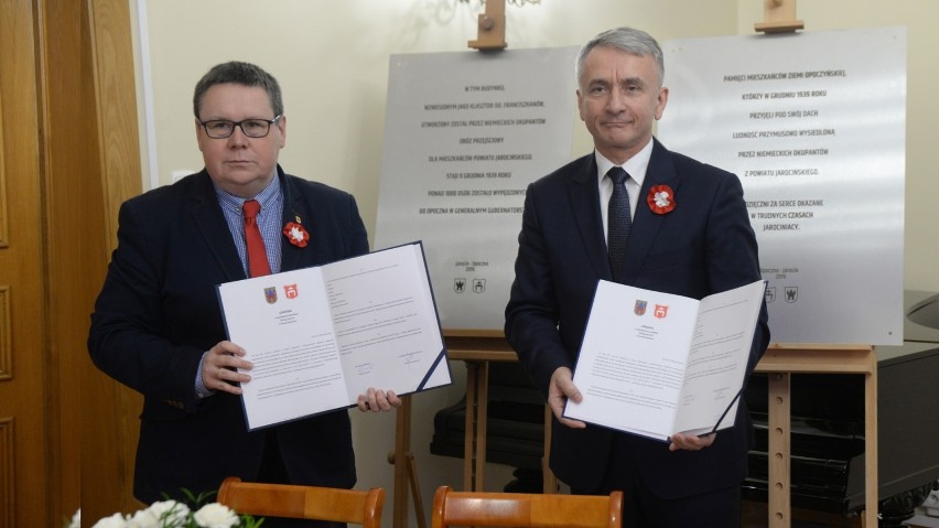 Podpisano umowę partnerską pomiędzy gminami Opoczno i...
