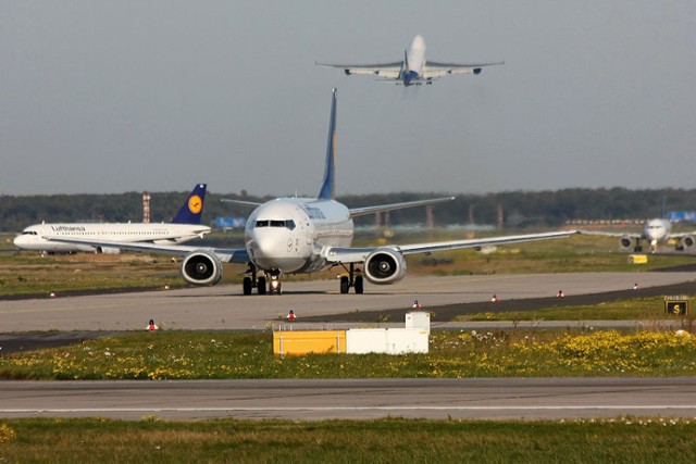 Lufthansa posiada ponad 300 samolot&oacute;w i wykonuje operacje lotnicze na 200 trasach