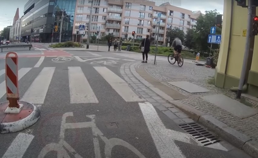 Wrocław. Po co nam ścieżki rowerowe, skoro rowerzyści wolą chodniki?! [FILM]