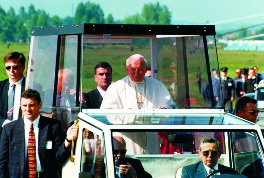 Papież Jan Paweł II w Legnicy [ZDJĘCIA]