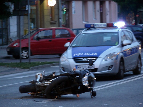 Motocyklista został potrącony na skrzyżowaniu ulic...