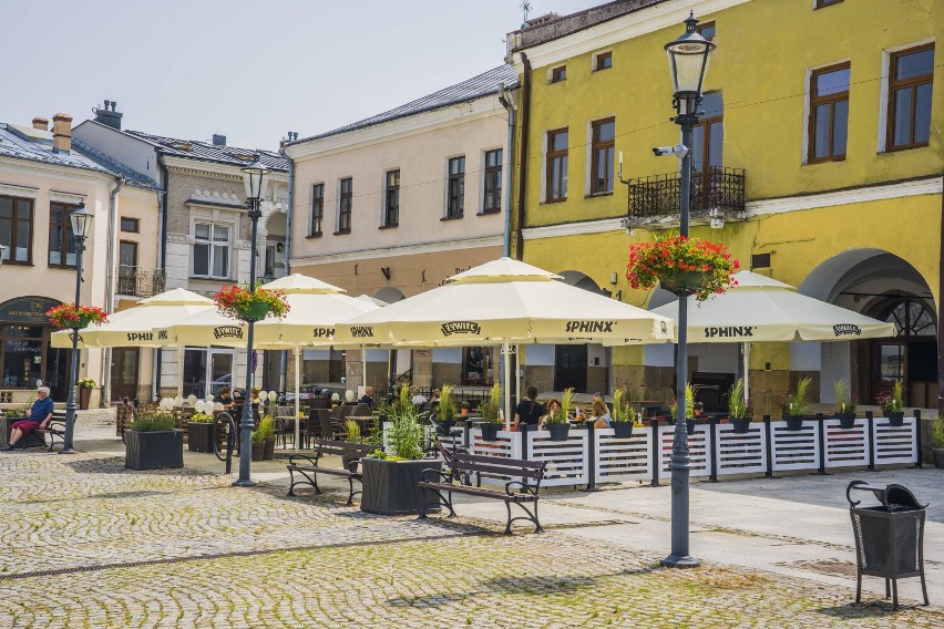 Sphinx otworzył nową restaurację przy Rynku w Krośnie. To pierwszy lokal pod szyldem tej znanej sieci gastronomicznej w mieście [ZDJĘCIA]