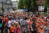 Grodziski Mini Półmaraton "Słowaka" 2022. Korowód biegaczy przeszedł ulicami Grodziska