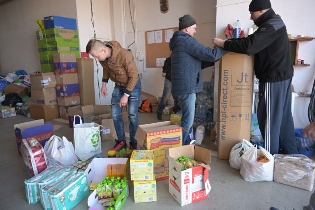 Strażacy z Gruty zbierają dary dla Ukraińców. Mieszkańcy chętnie włączyli się do akcji