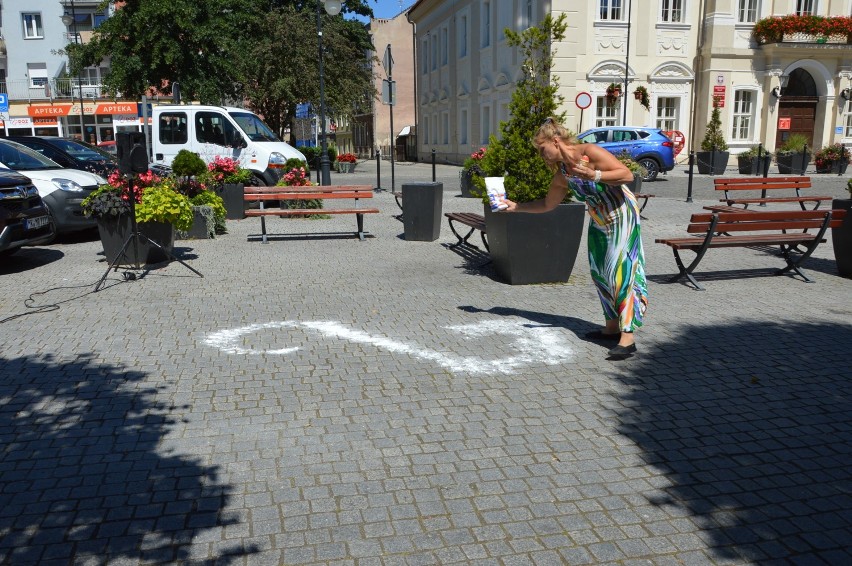 Uliczny flash mob na placu Słowiańskim. Bruk zamienił się w...